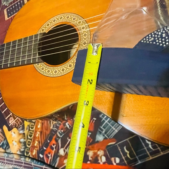 🌼 Cute Yellow Box Blue Rhinestone Flip Flops! - Picture 9 of 12